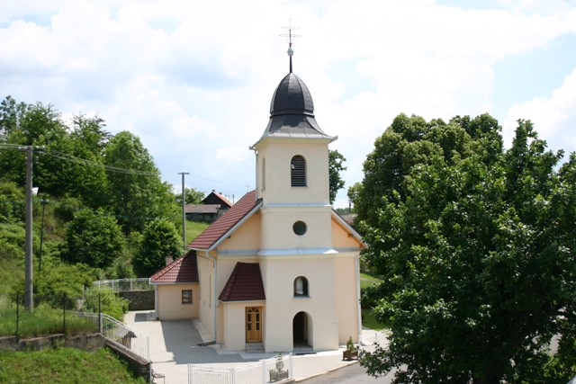 farský kostol na Starej Hute zasvätený Menu Panny Márie